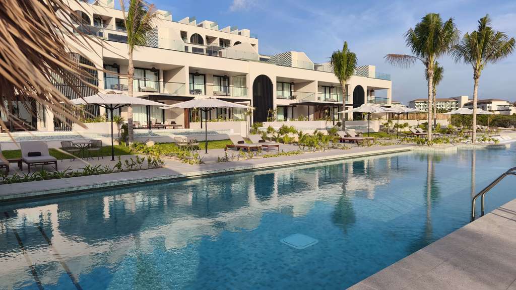 Swimming pool at Excellence Coral Playa Mujeres