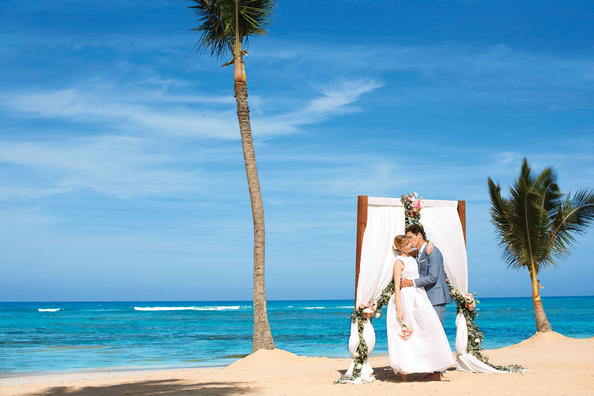 Tropical ambiance for a beach wedding in an All Inclusive resort