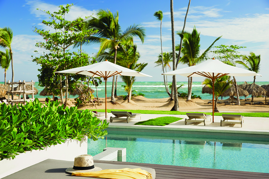 Honeymoon suite overlooking the beach in Punta Cana