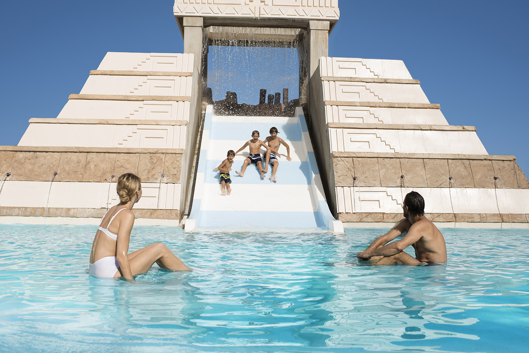 Family photos in the kids water park of Finest Playa Mujeres