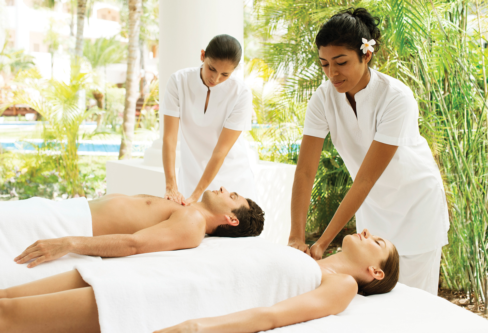 Pampering guests in the spa of our hotels and resorts
