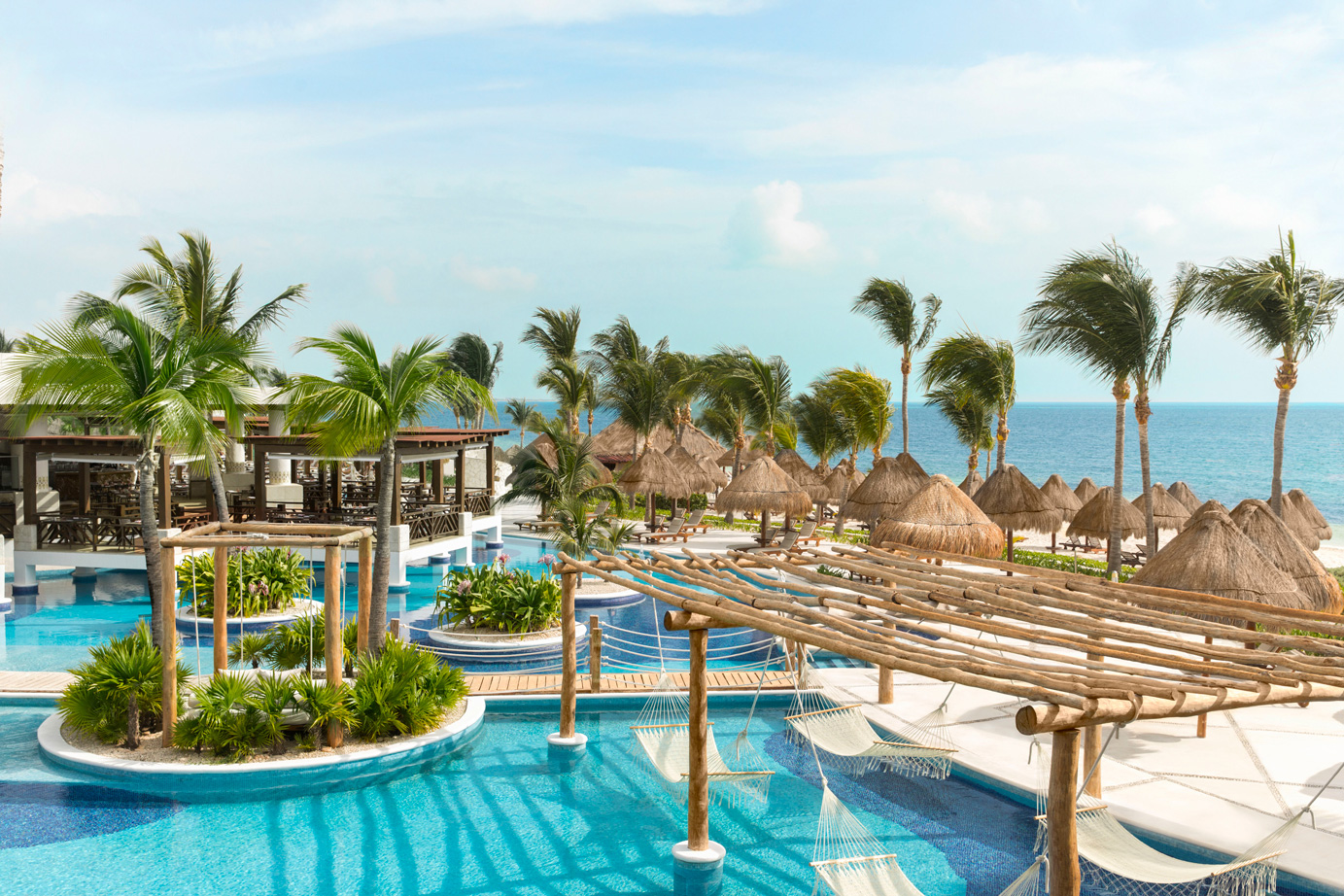 How to Choose Whether to Travel to Playa Mujeres or The Riviera Maya?