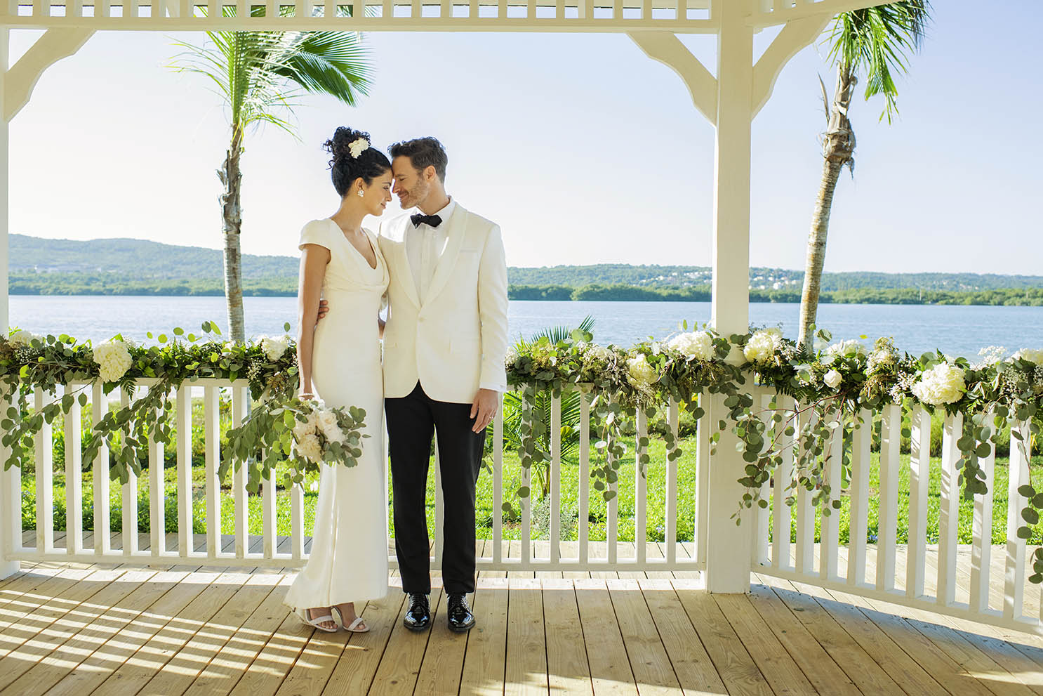 Tropical wedding gazebo in Excellence Oyster Bay
